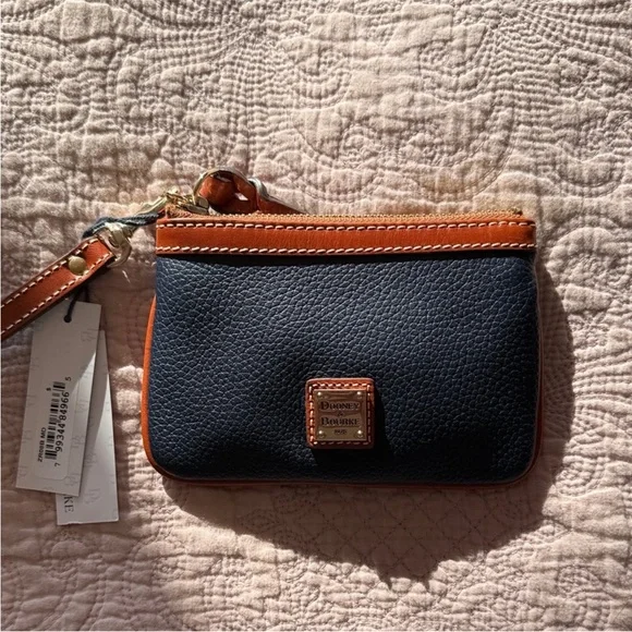 Dooney & Bourke Wristlet - Picture 3 of 17